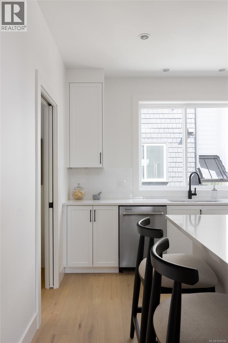 14 10145 Fifth St, Sidney