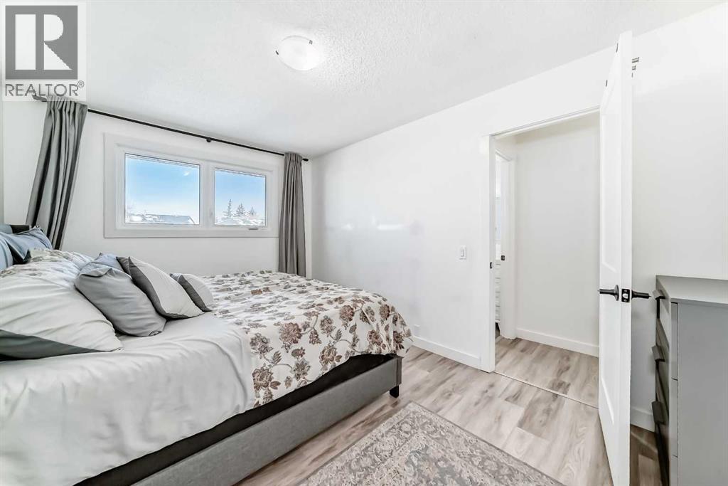 Single Family House Bungalow for Sale in  Pinecrest Crescent NE Pineridge Calgary 