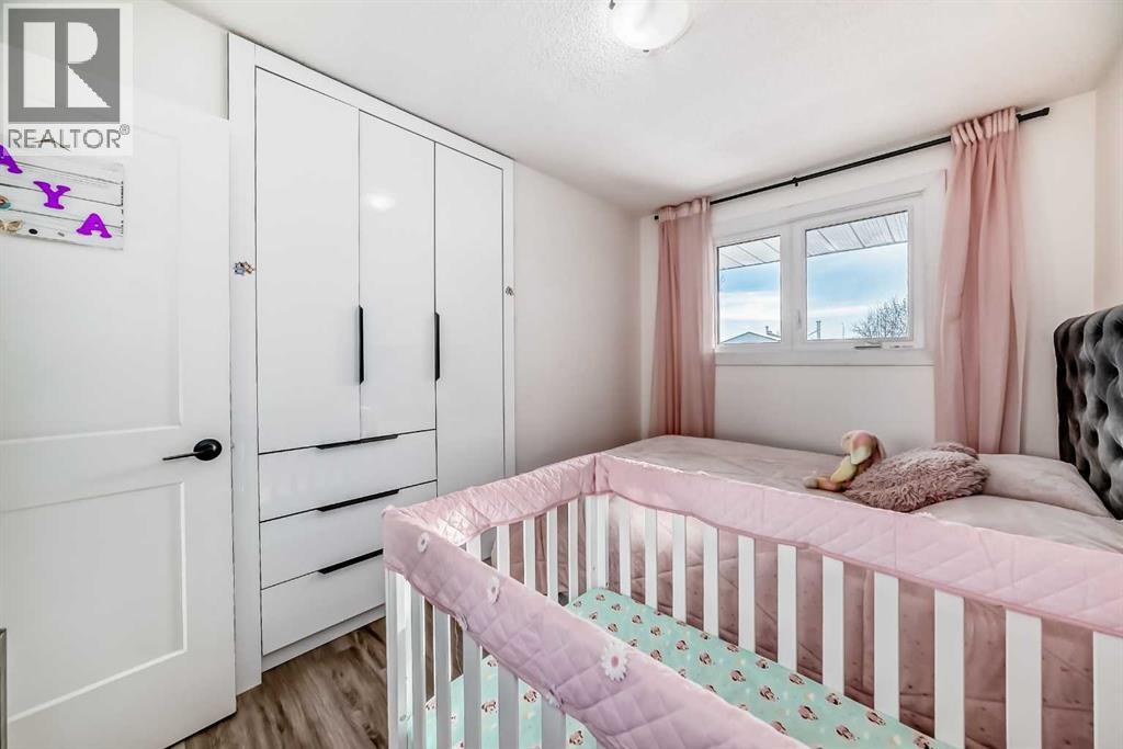 Single Family House Bungalow for Sale in  Pinecrest Crescent NE Pineridge Calgary 