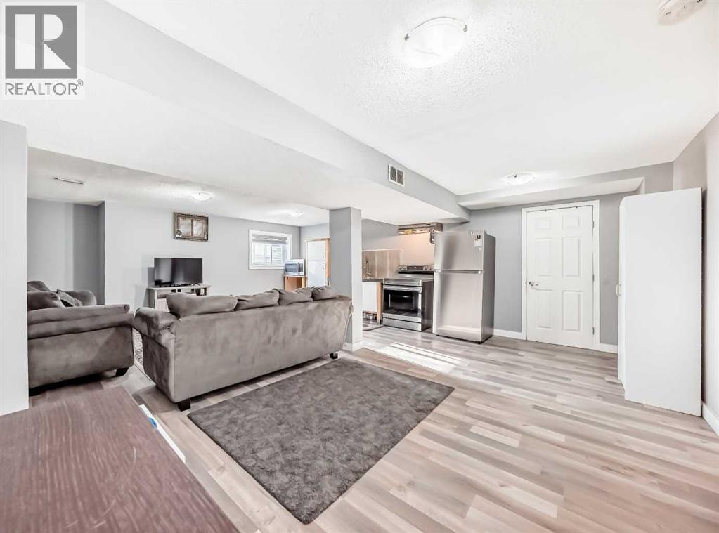 Single Family House Bungalow for Sale in  Pinecrest Crescent NE Pineridge Calgary 