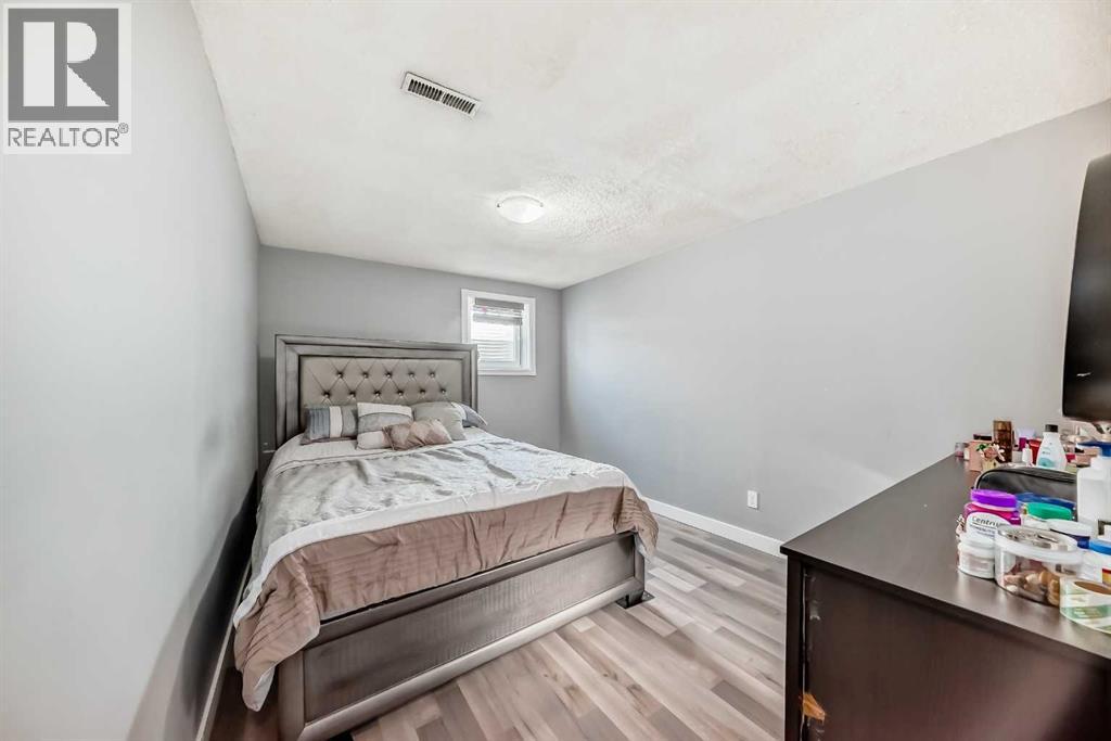 Single Family House Bungalow for Sale in  Pinecrest Crescent NE Pineridge Calgary 