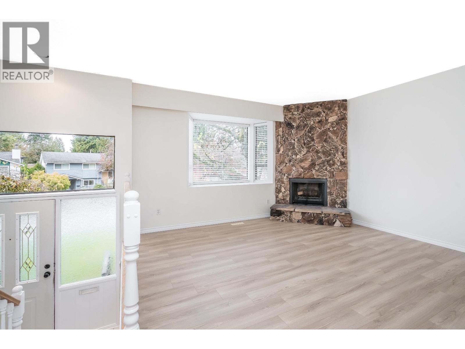 3924 VICTORIA PLACE, Port Coquitlam