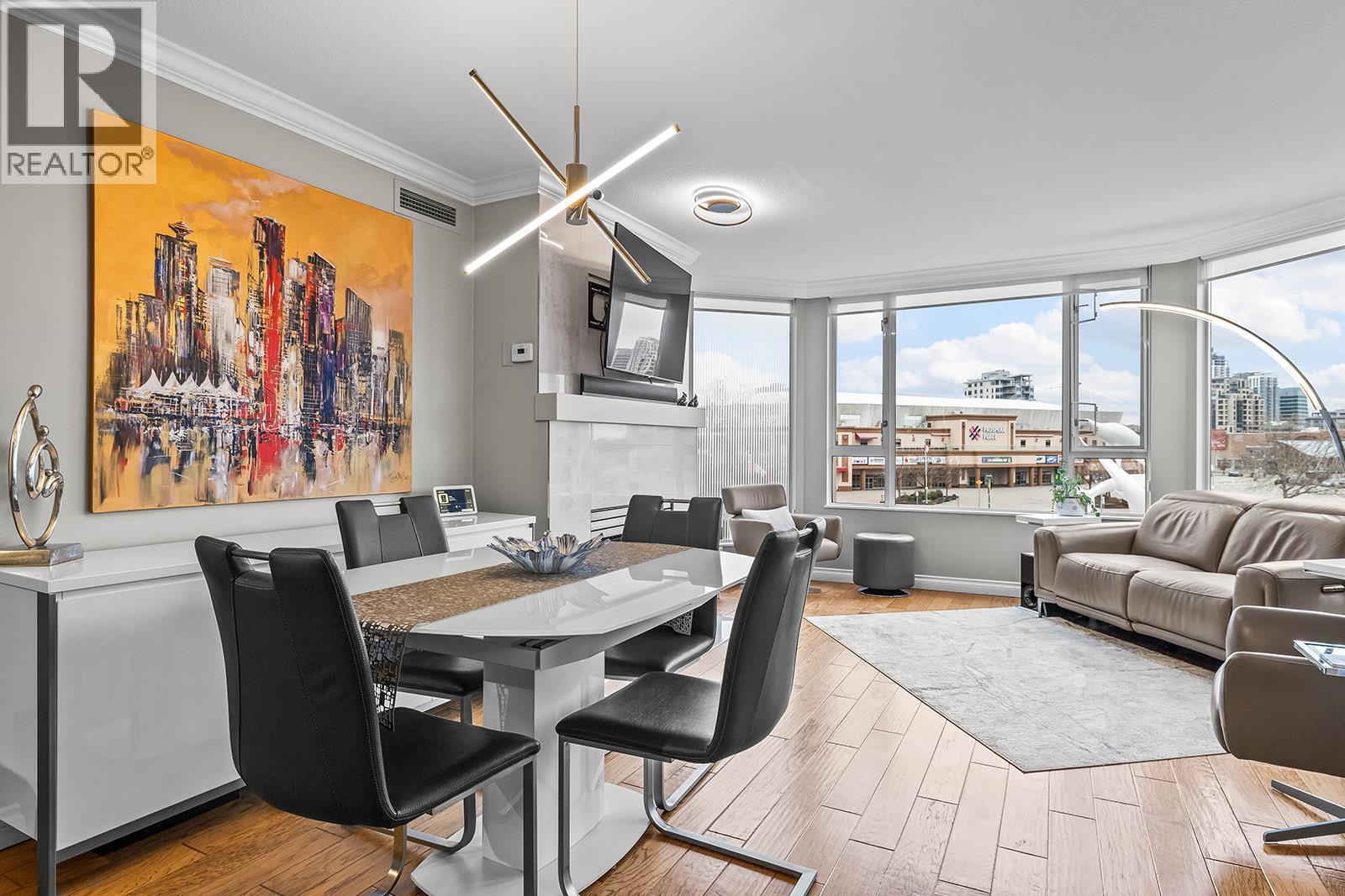 302 1160 Sunset Drive, Kelowna