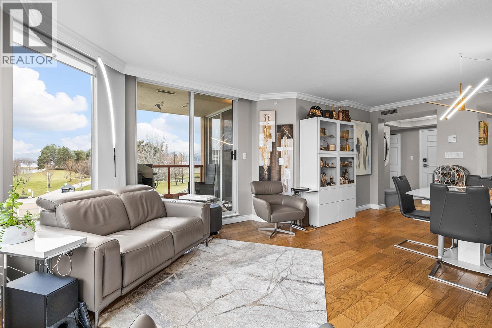 302 1160 Sunset Drive, Kelowna