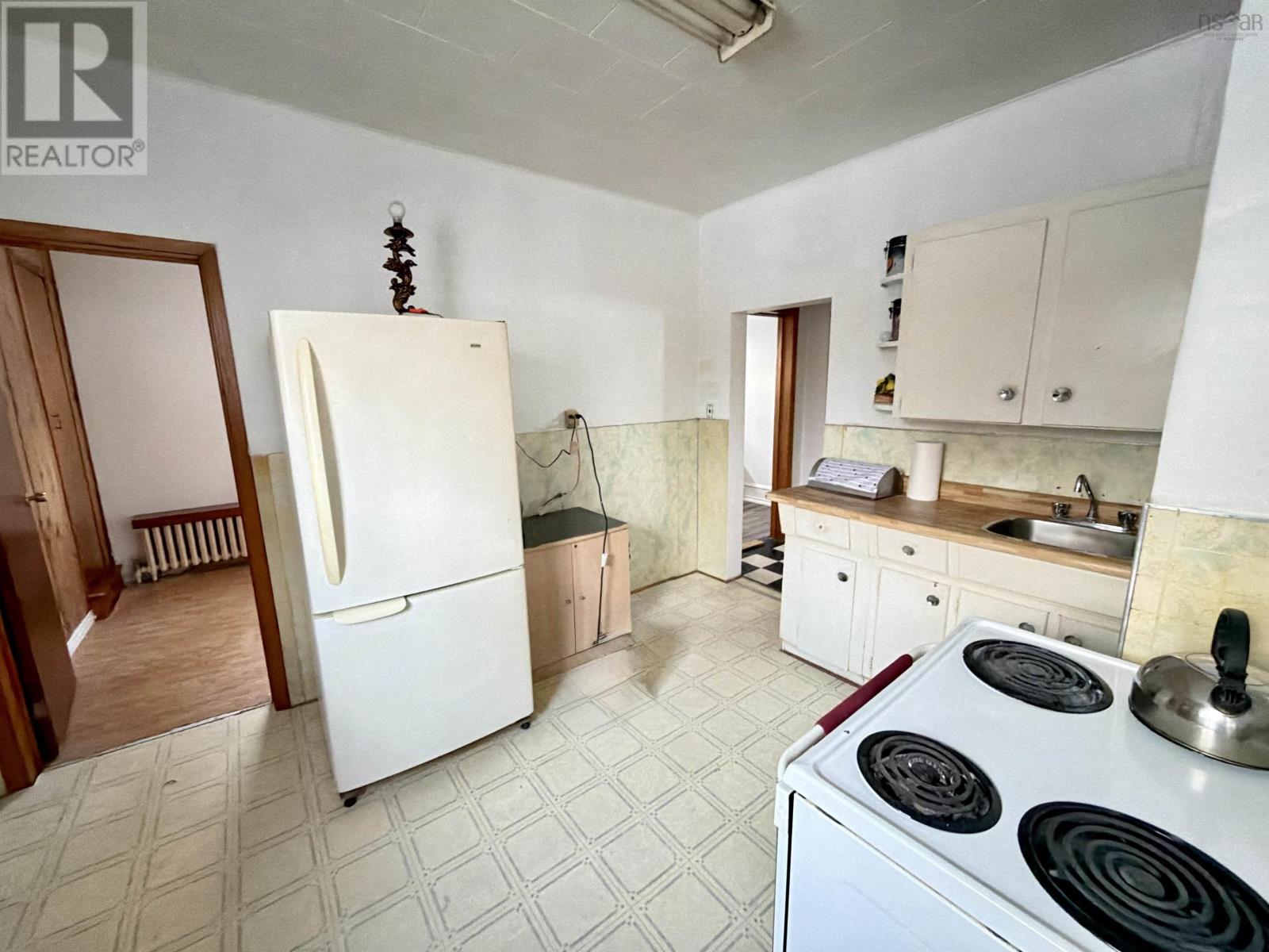 Property 6 of 11 of 385 Gibbon Street