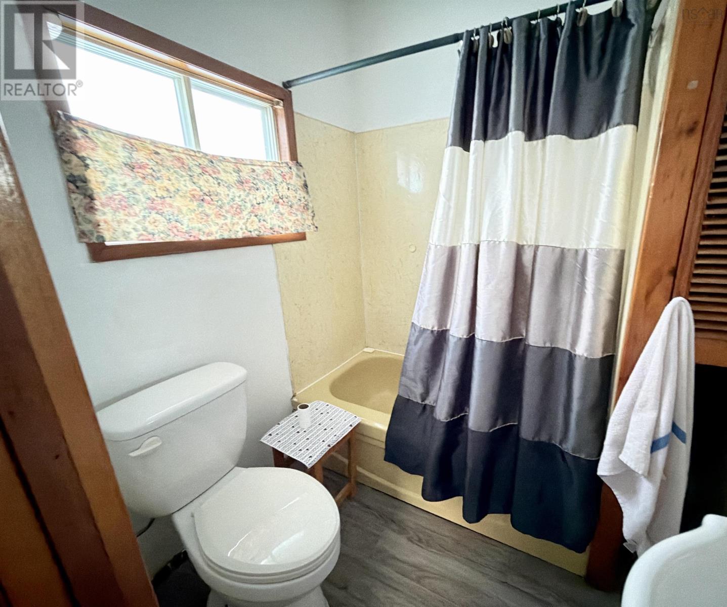 Property 9 of 11 of 385 Gibbon Street