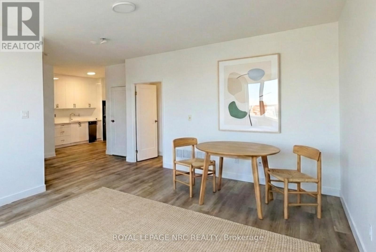 17-19 East Main photo 4