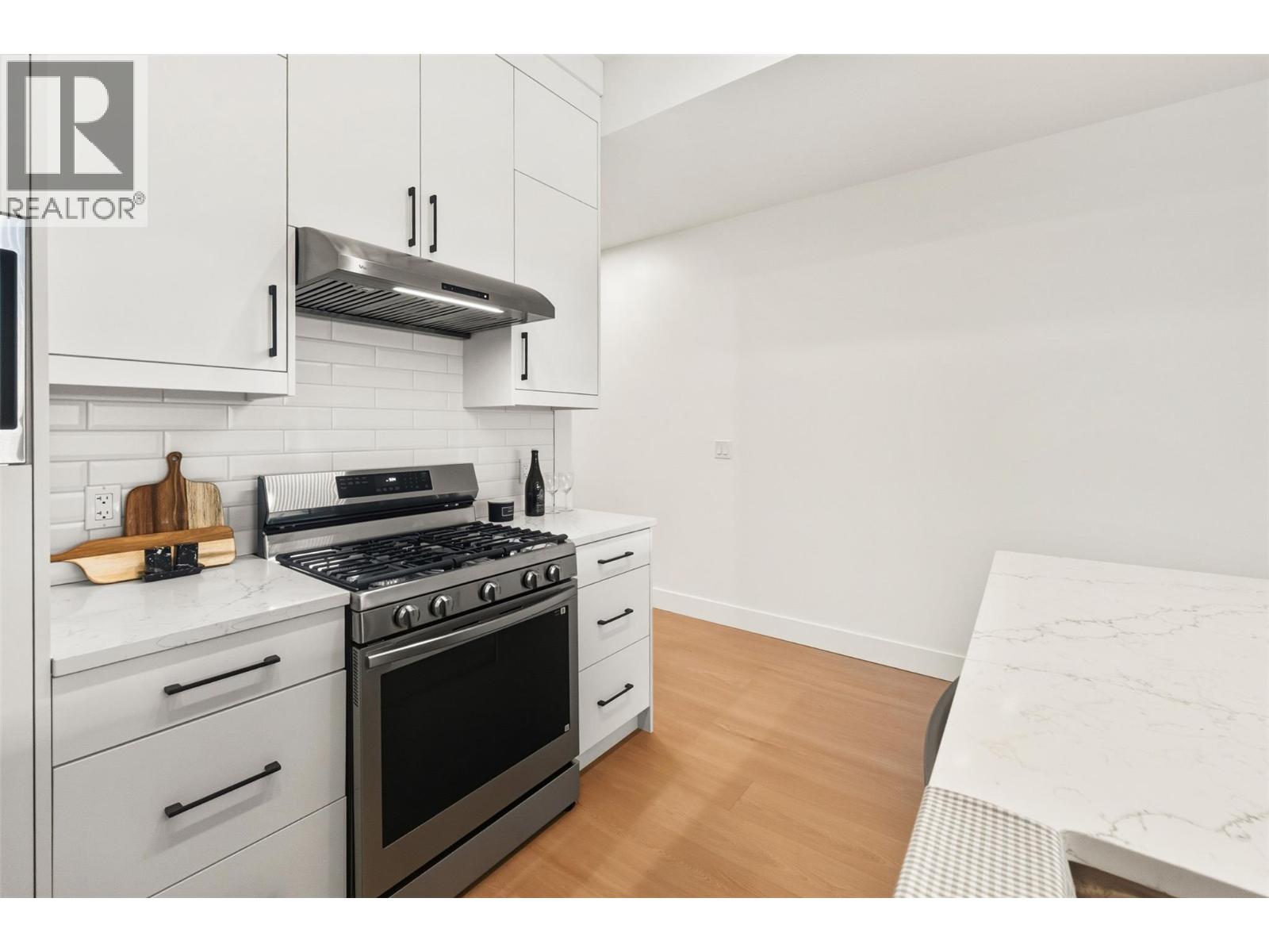 194 Maple Place Unit# 2, Oliver