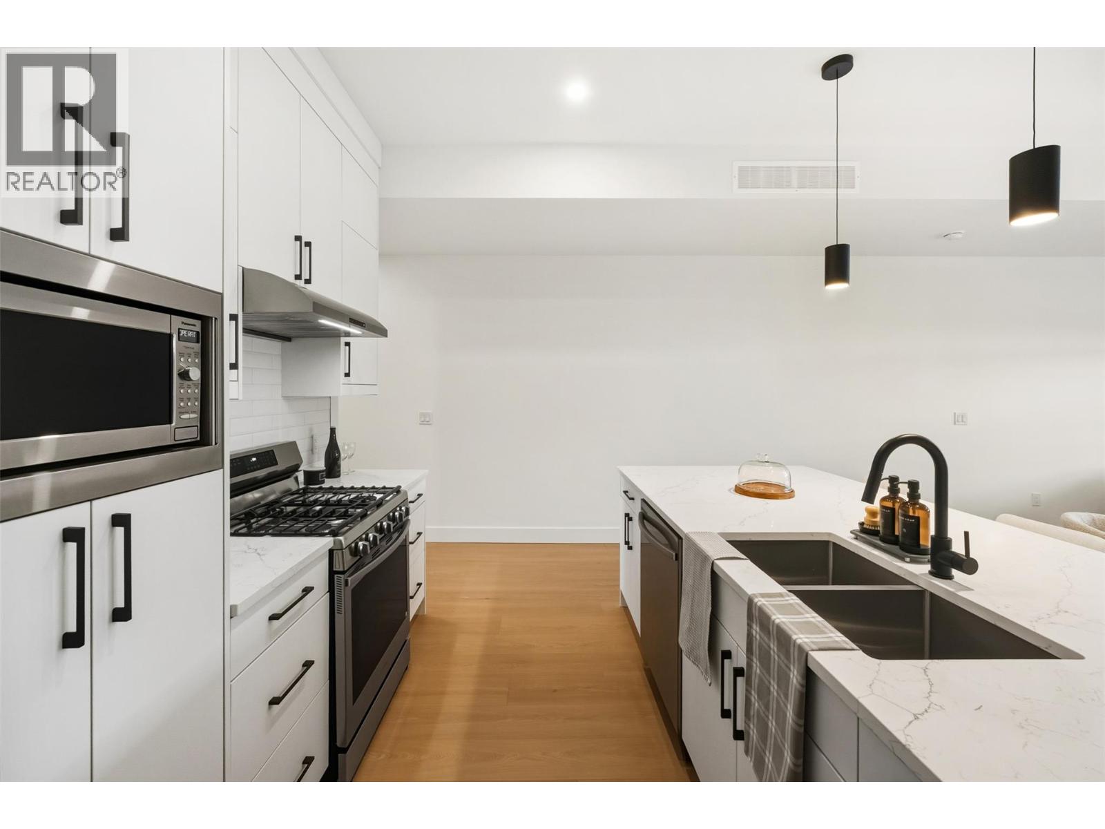 194 Maple Place Unit# 2, Oliver