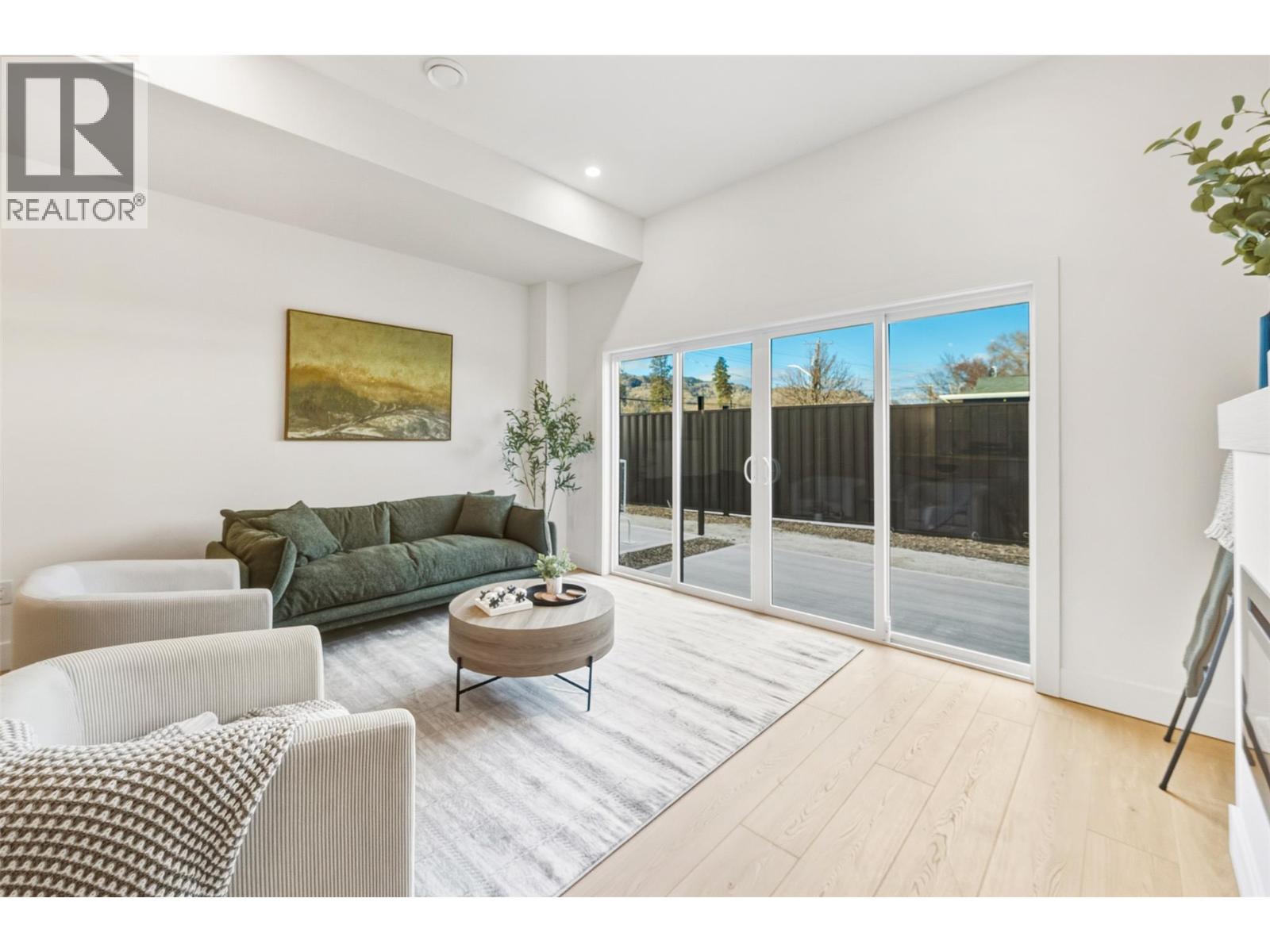 194 Maple Place Unit# 2, Oliver