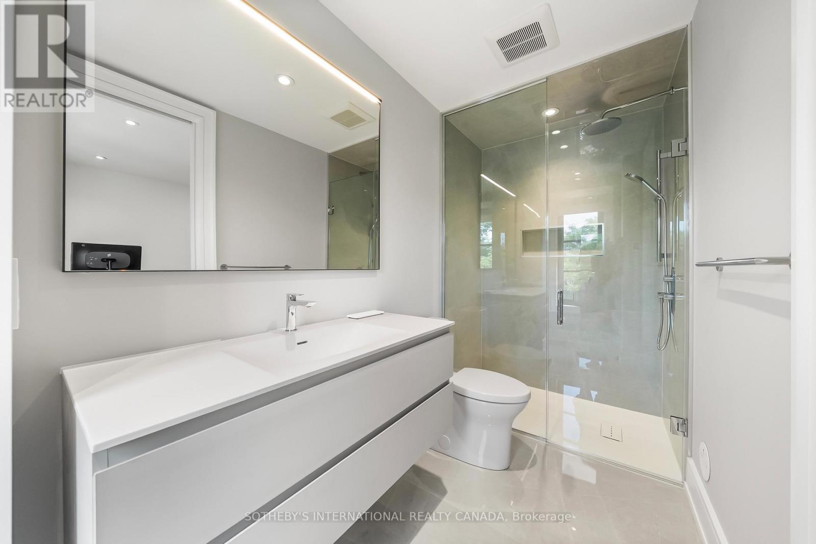734 AVENUE ROAD - 29