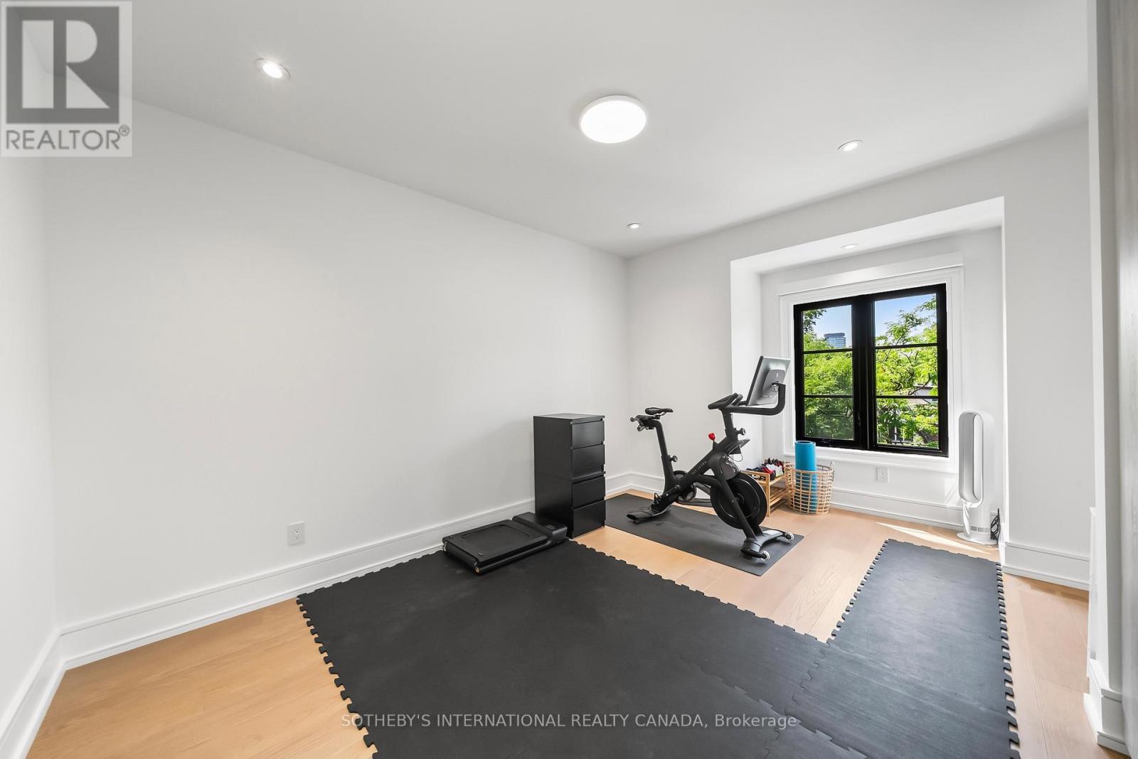 734 AVENUE ROAD - 30