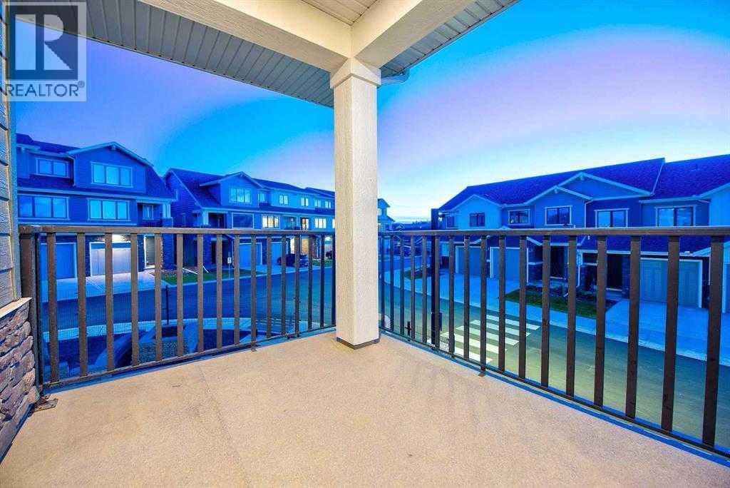 Single Family House for Sale in  Crestridge Common SW Crestmont Calgary 