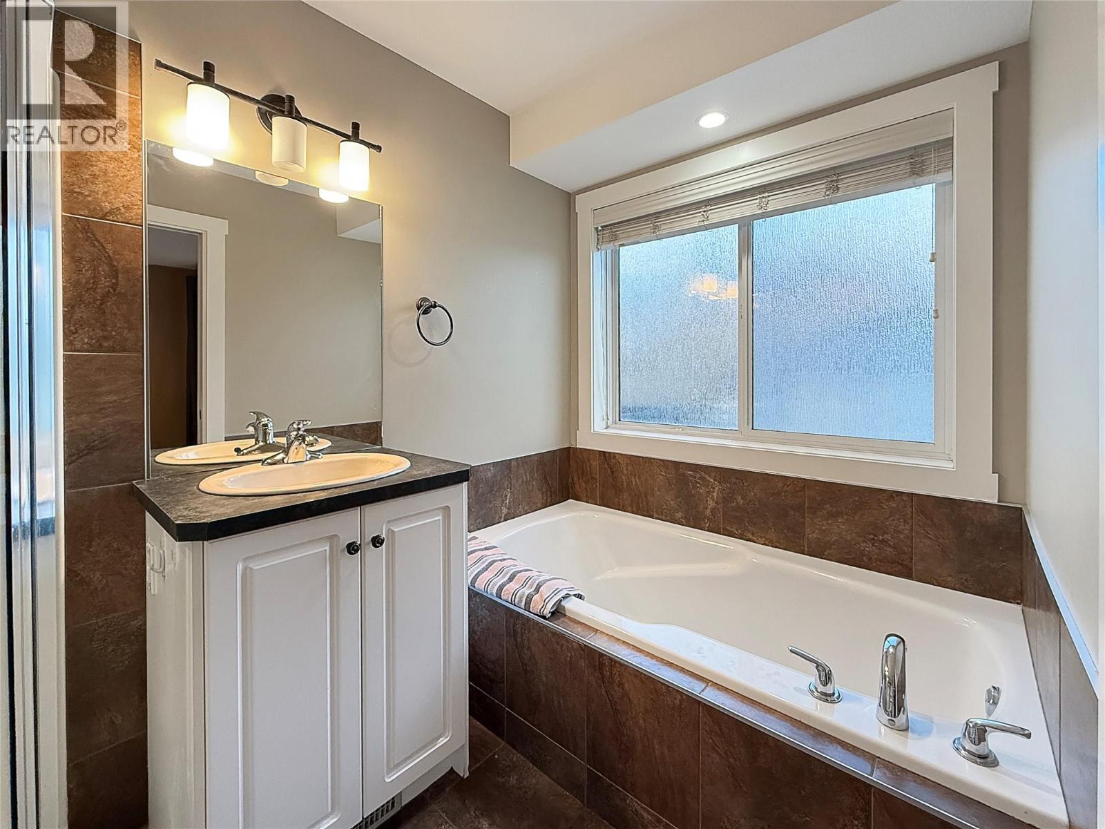  2813 Bentley Road, West Kelowna