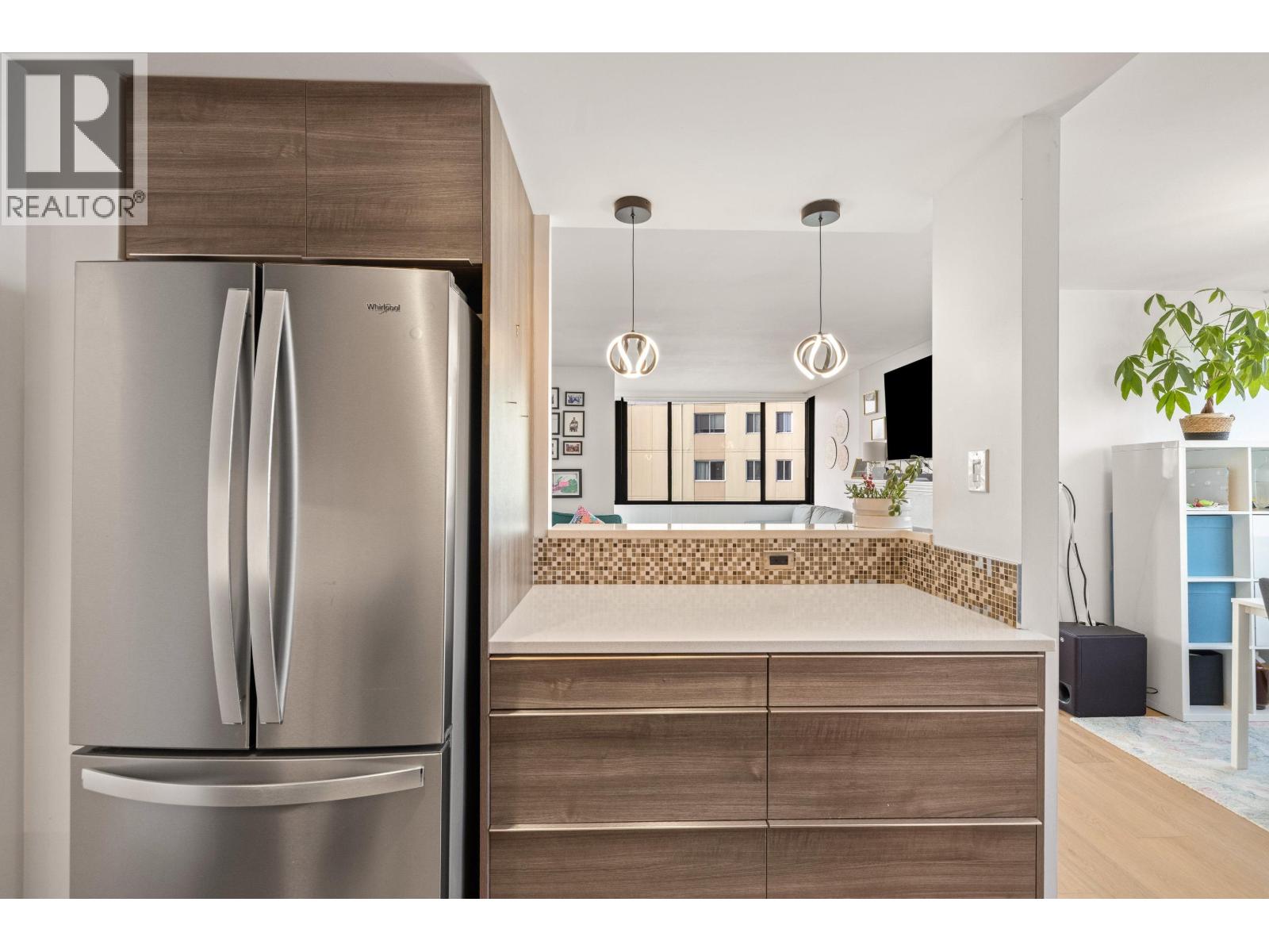 703 2167 BELLEVUE AVENUE, West Vancouver