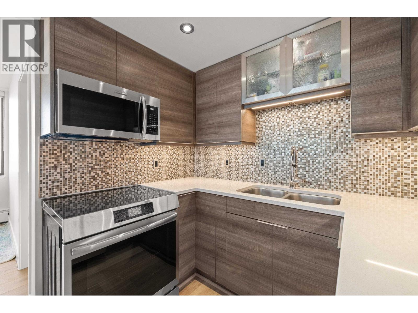 703 2167 BELLEVUE AVENUE, West Vancouver