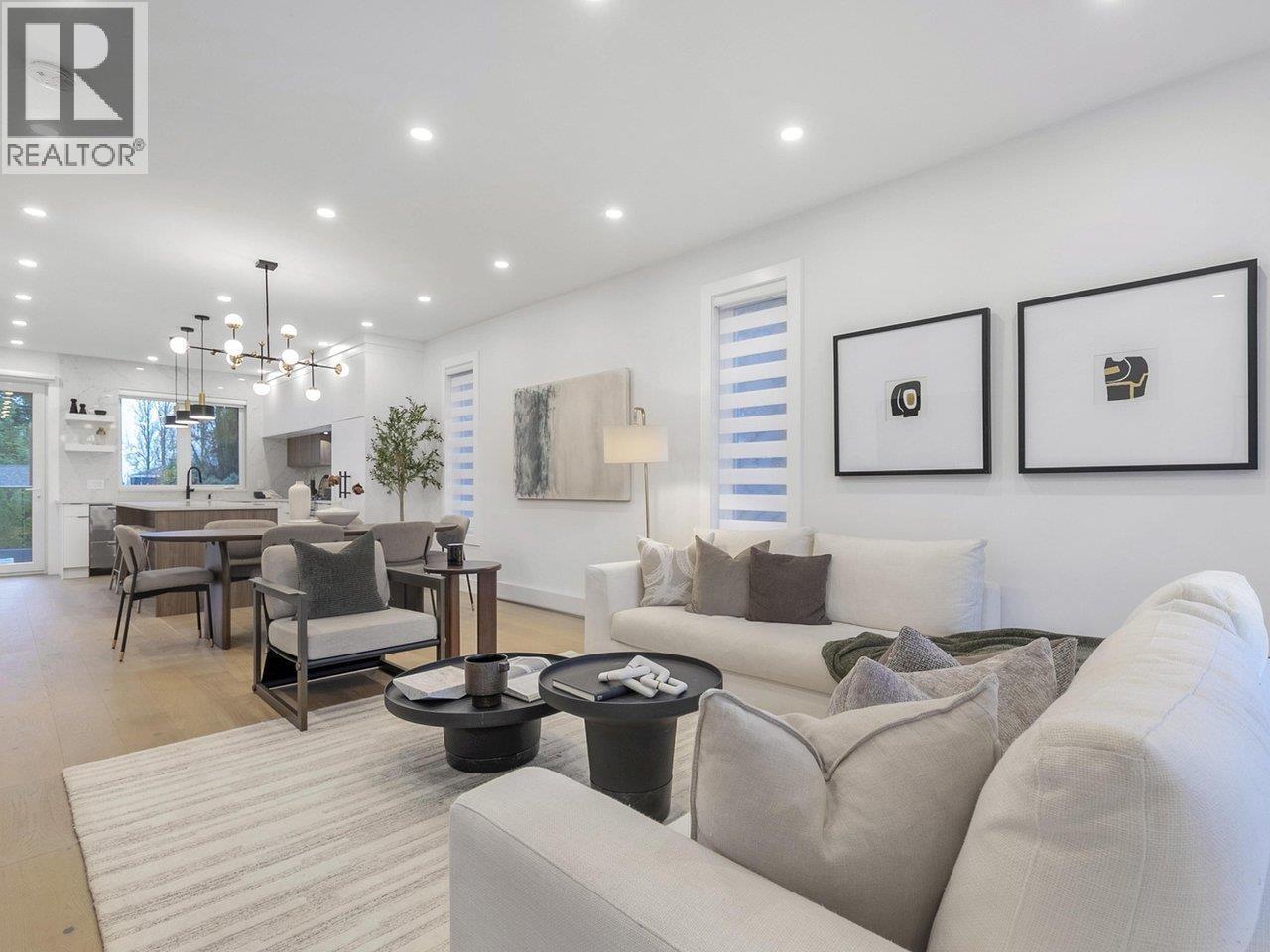 102 706 SMITH AVENUE, Coquitlam