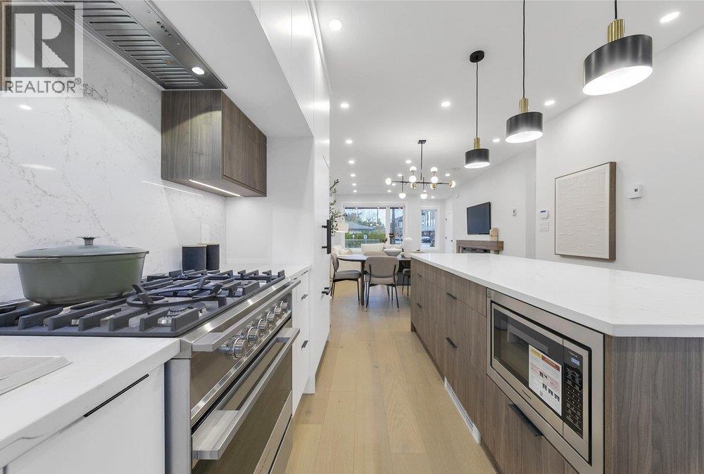 103 706 SMITH AVENUE, Coquitlam