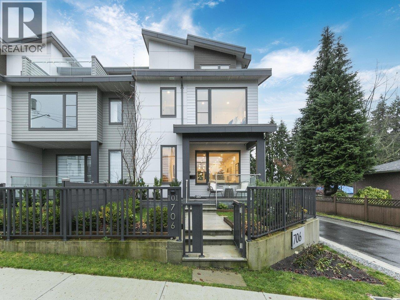 103 706 SMITH AVENUE, Coquitlam