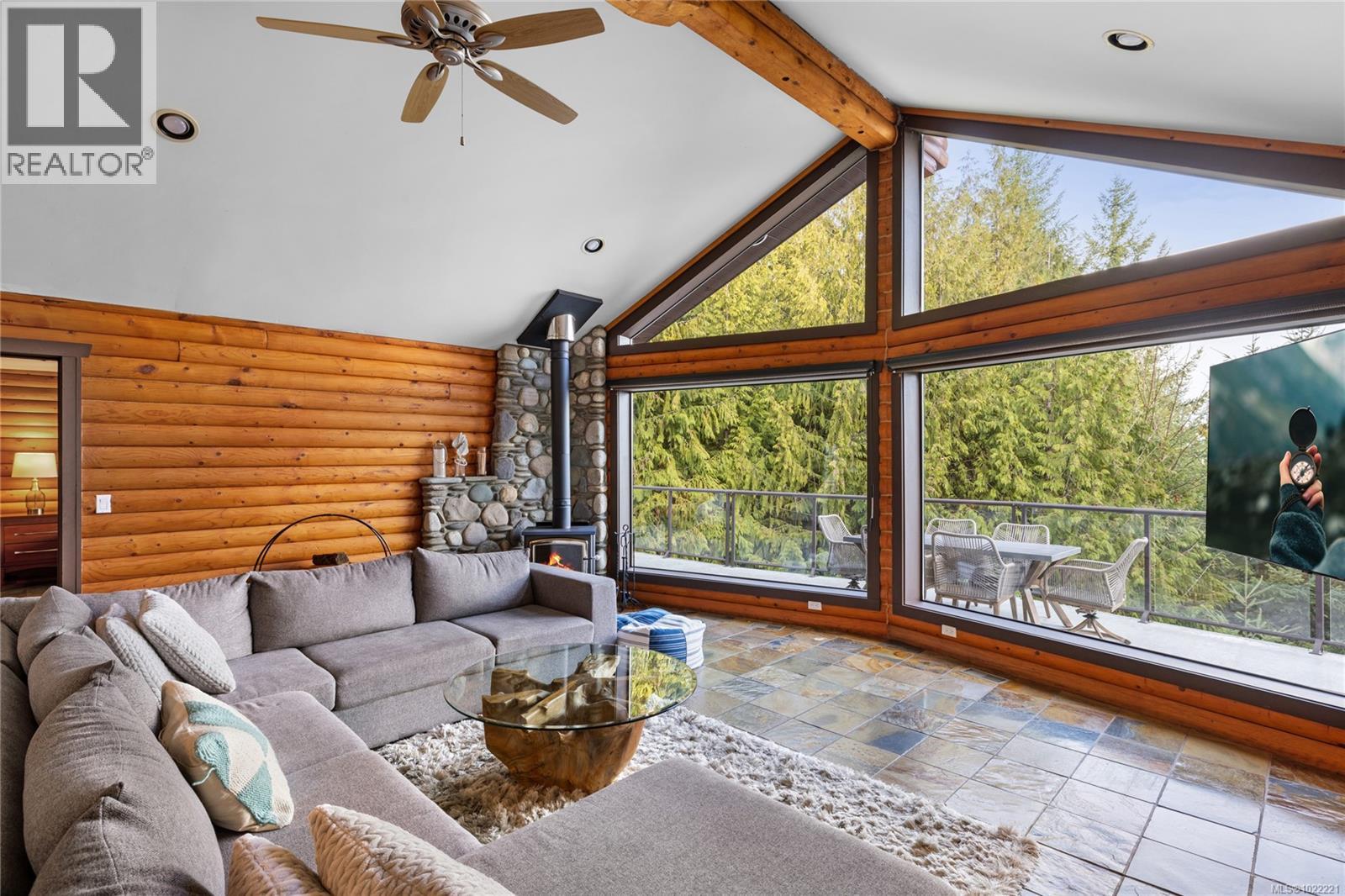 1685 Peligren Pl, Qualicum Beach