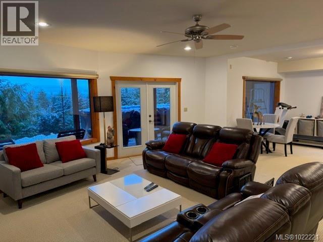 1685 Peligren Pl, Qualicum Beach