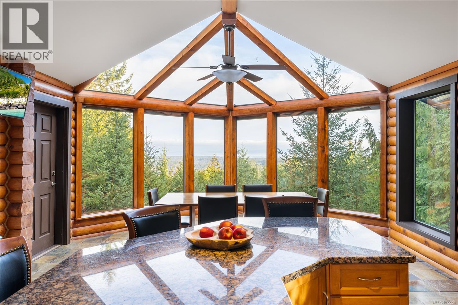 1685 Peligren Pl, Qualicum Beach