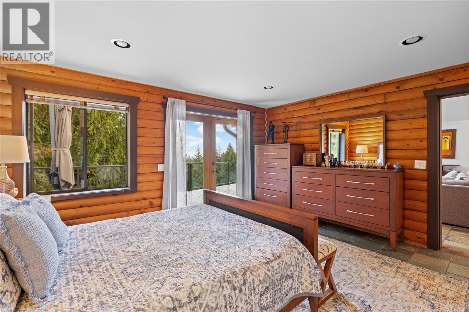 1685 Peligren Pl, Qualicum Beach