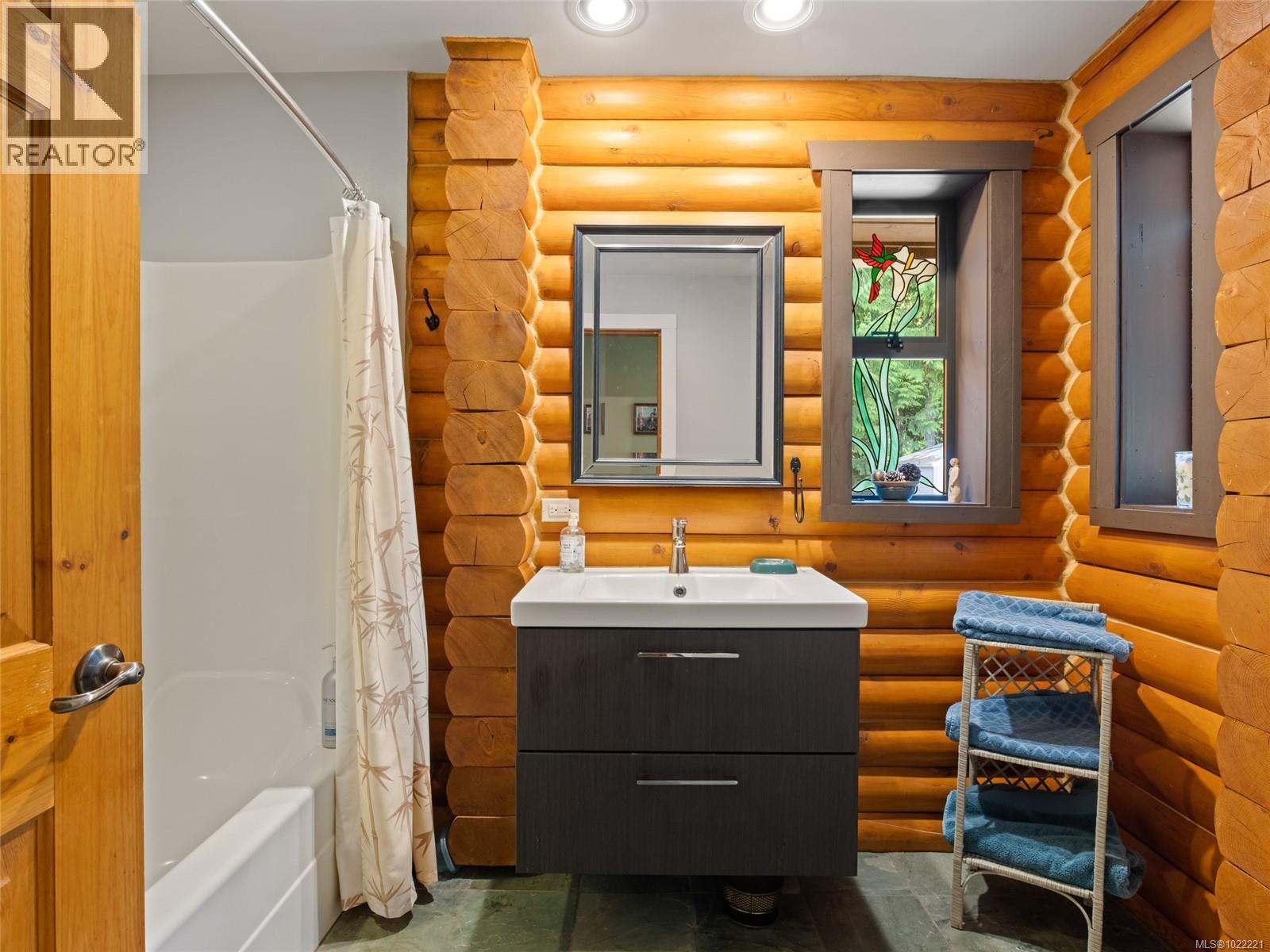 1685 Peligren Pl, Qualicum Beach