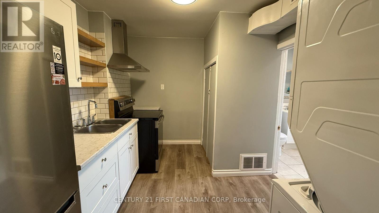 1072 Dundas Unit 3 photo 5