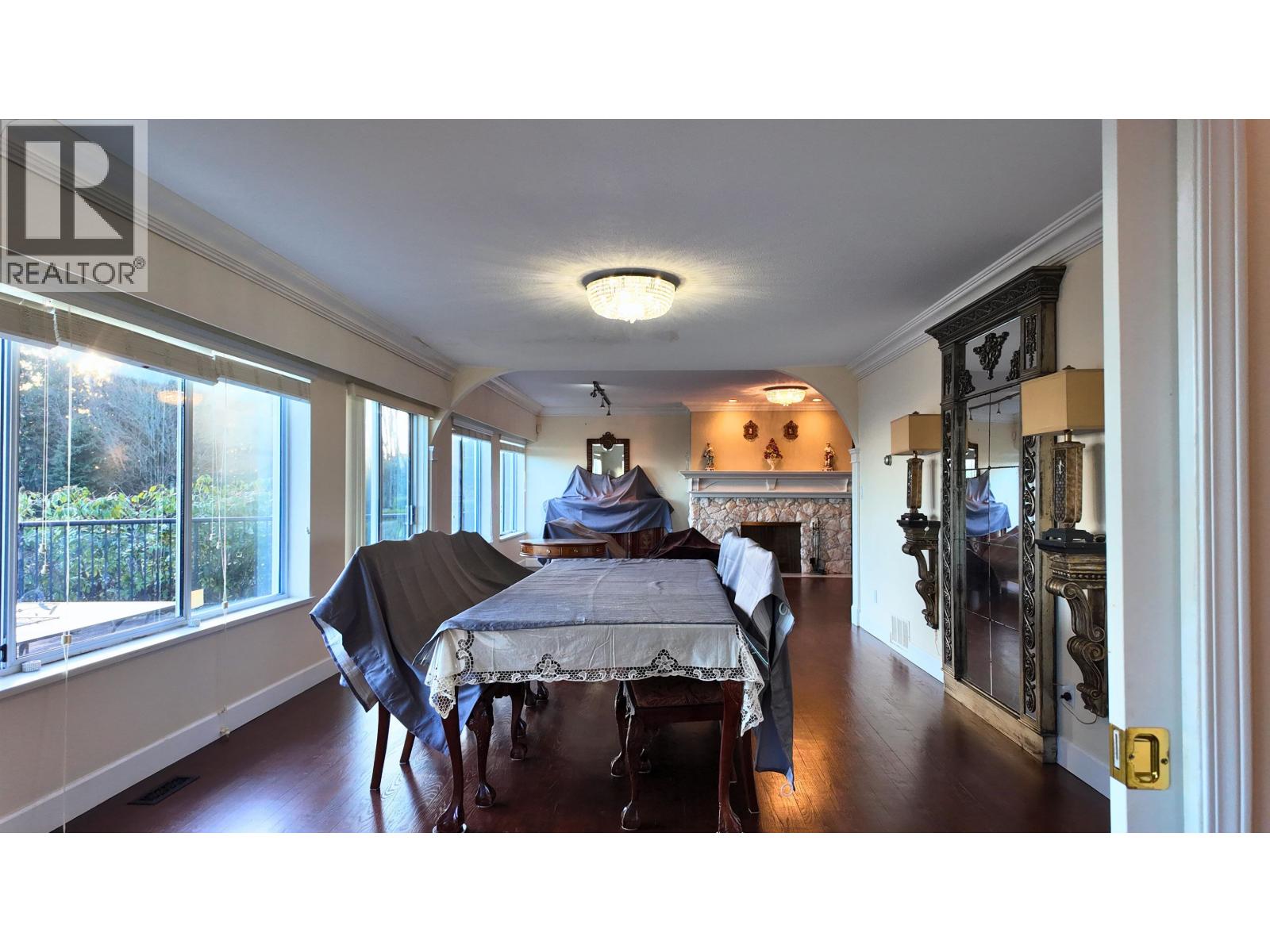 2585 WESTHILL WAY, West Vancouver