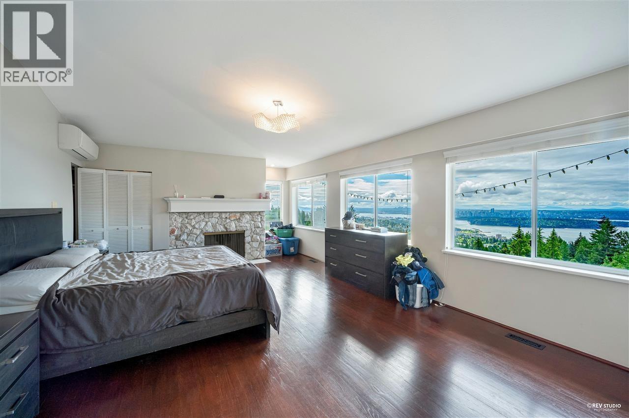 2585 WESTHILL WAY, West Vancouver