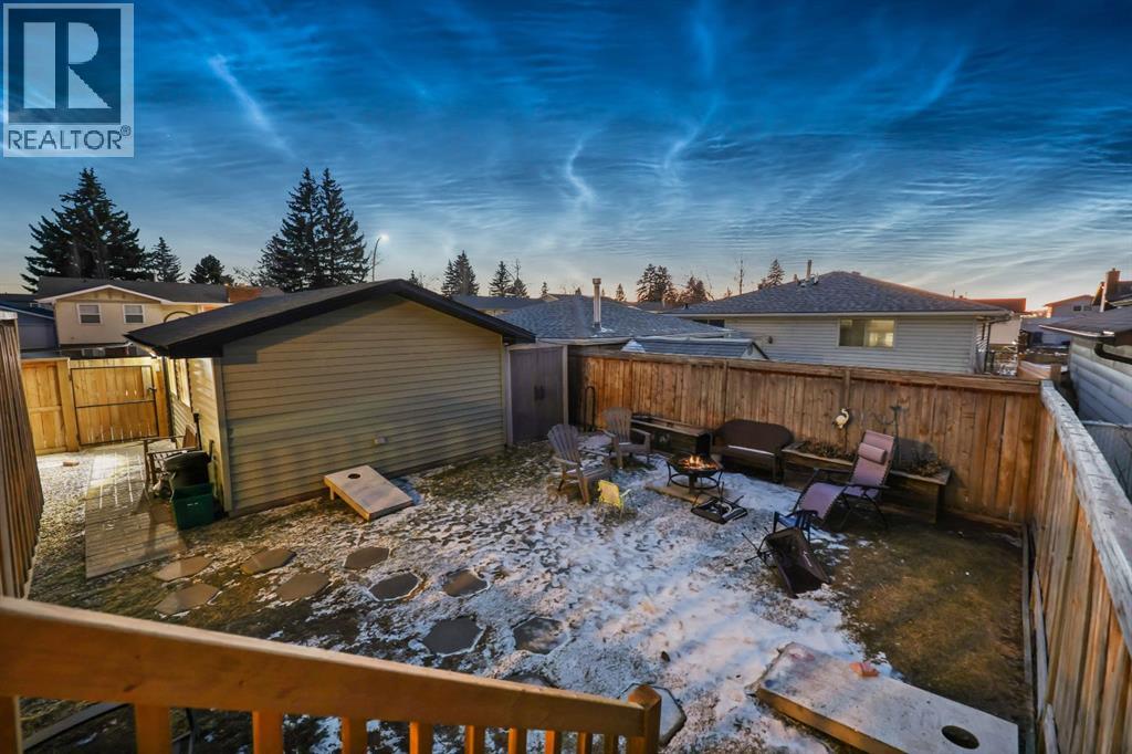 Single Family House Bi-level for Sale in  Lysander Place SE Ogden Calgary 