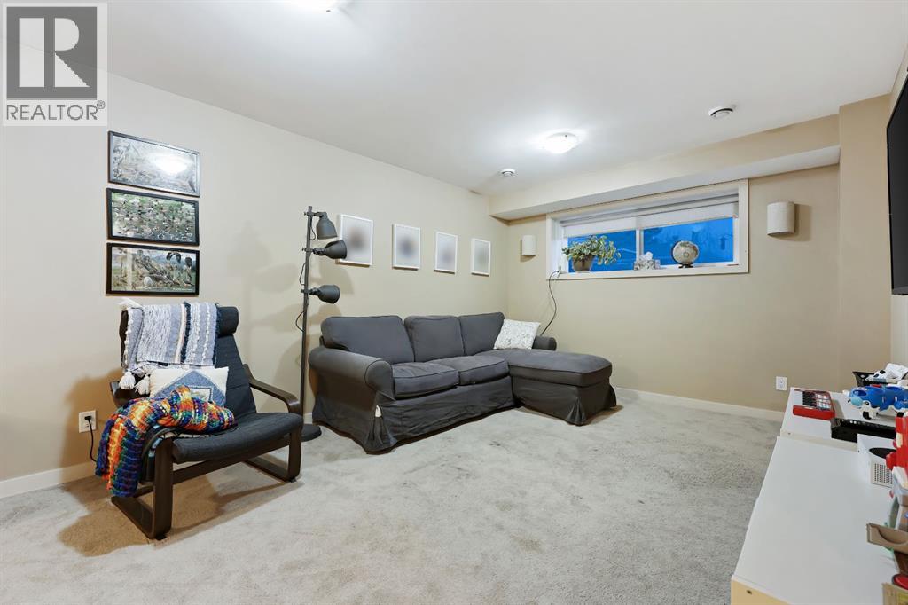 Single Family House Bi-level for Sale in  Lysander Place SE Ogden Calgary 