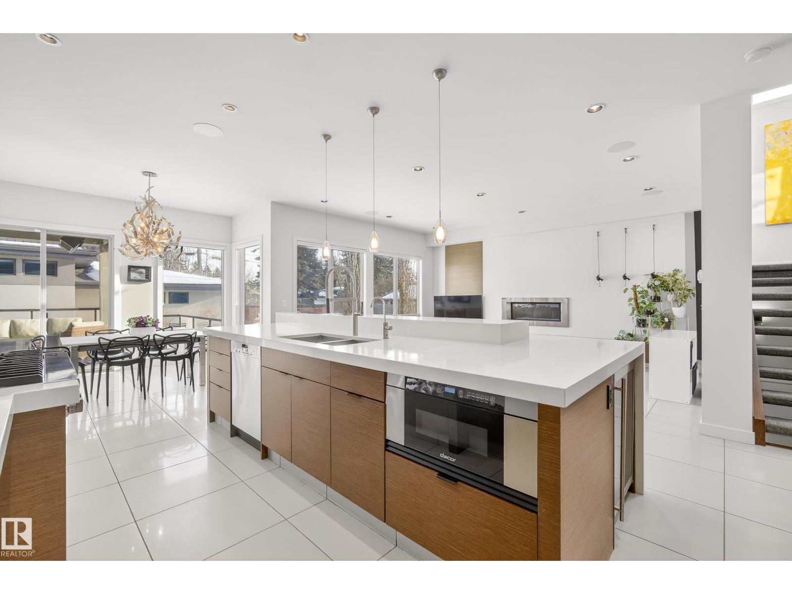 9415 144 ST NW, Edmonton