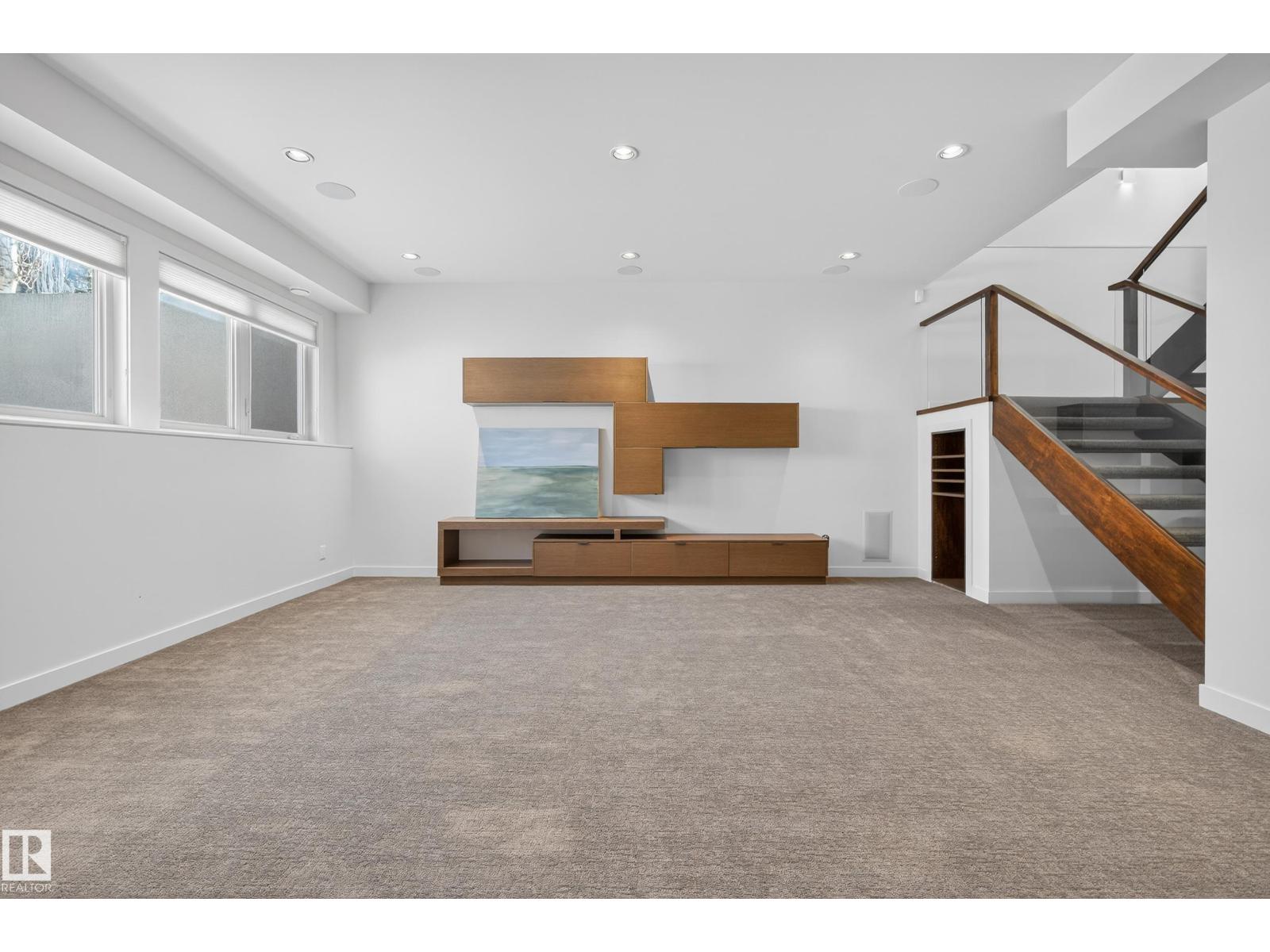 9415 144 ST NW, Edmonton