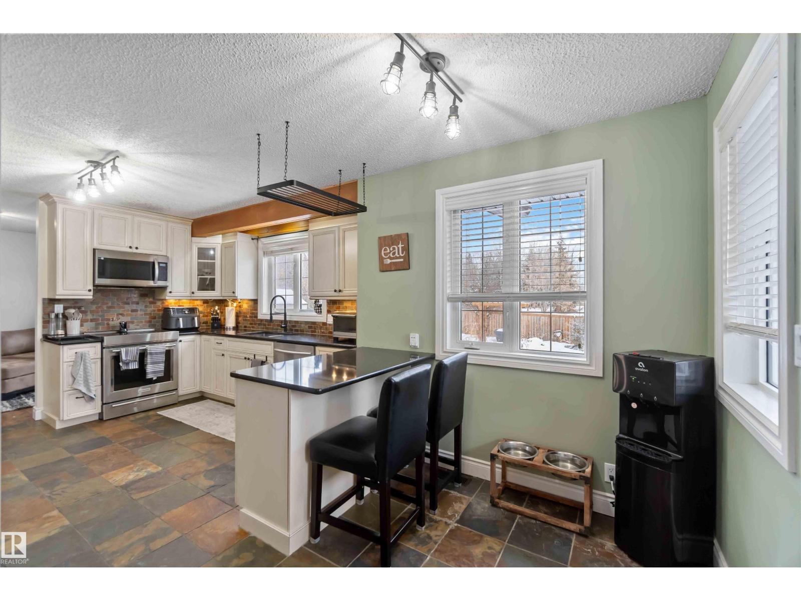 501 LAKESIDE DR, Rural Parkland County