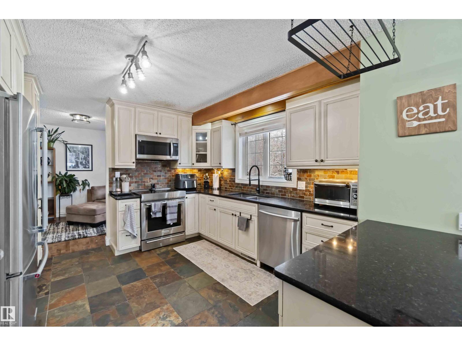 501 LAKESIDE DR, Rural Parkland County