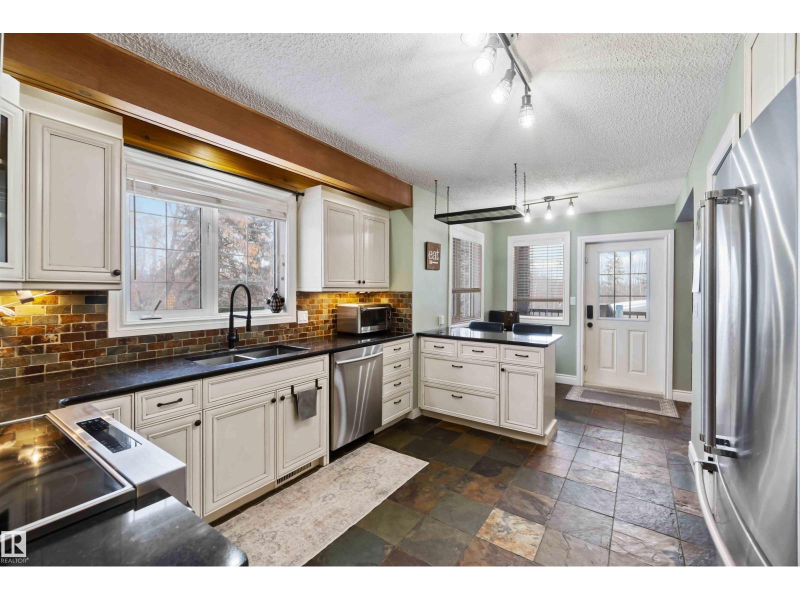 501 LAKESIDE DR, Rural Parkland County