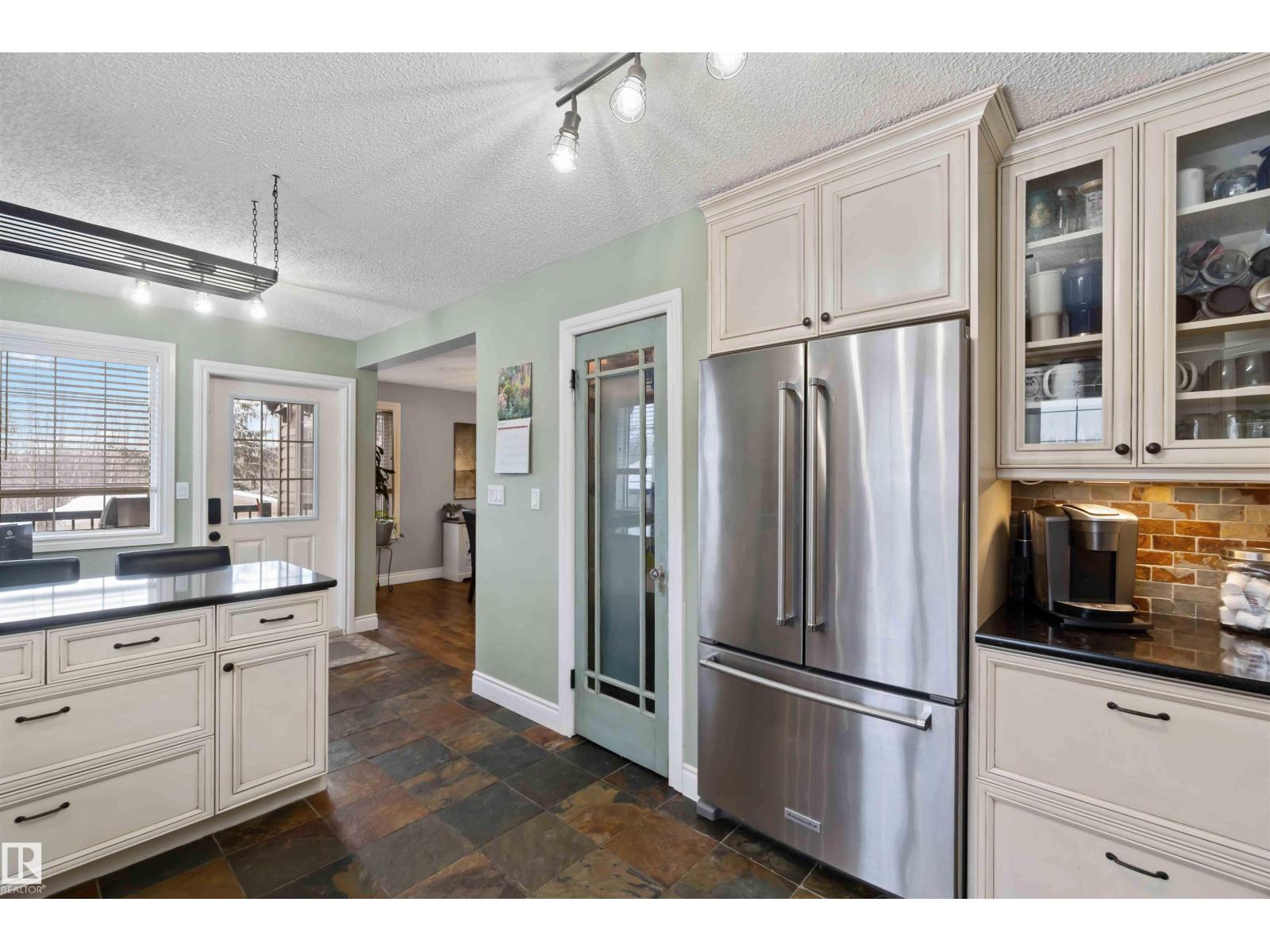 501 LAKESIDE DR, Rural Parkland County