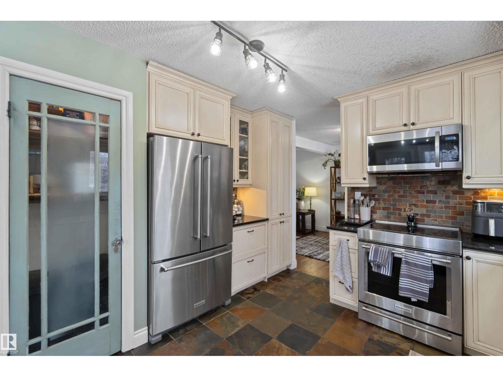 501 LAKESIDE DR, Rural Parkland County