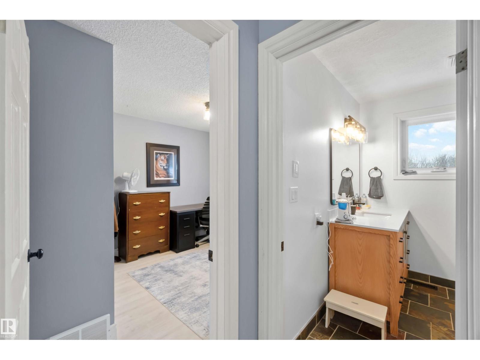 501 LAKESIDE DR, Rural Parkland County