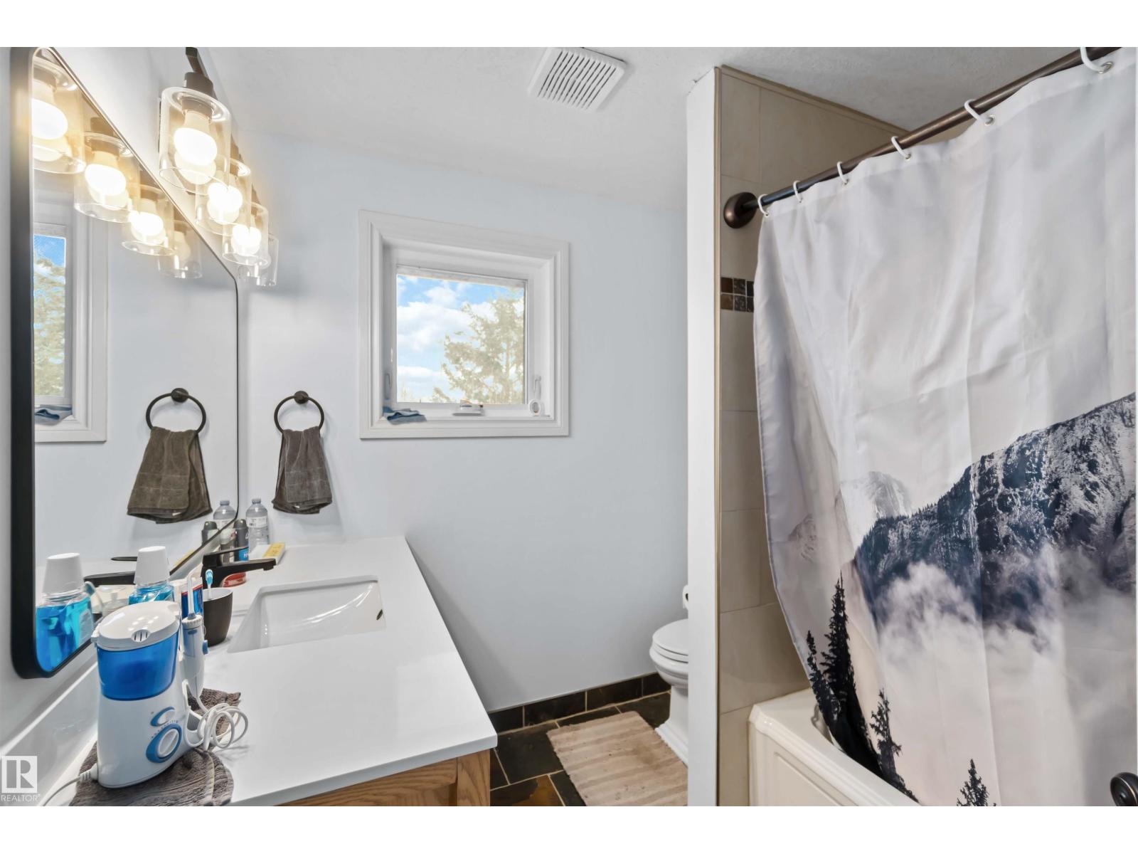 501 LAKESIDE DR, Rural Parkland County