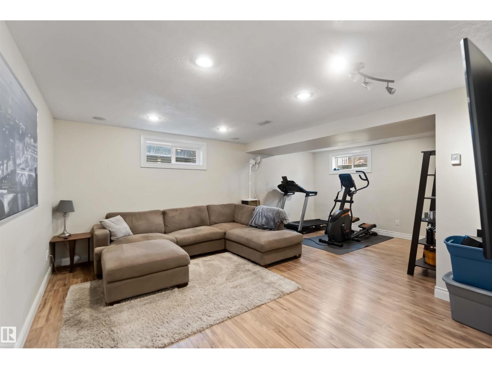 501 LAKESIDE DR, Rural Parkland County