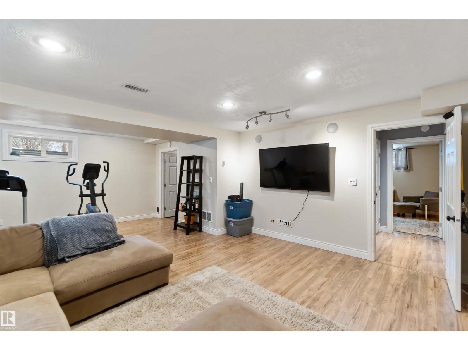 501 LAKESIDE DR, Rural Parkland County