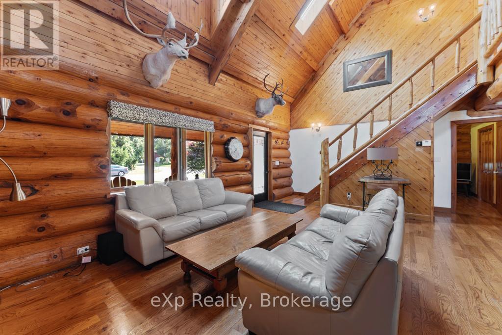 271 BAY STREET - 16