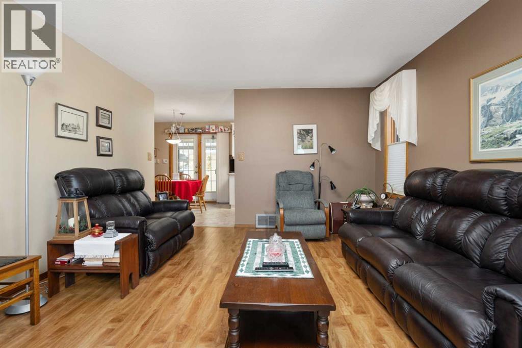 Single Family House Bungalow for Sale in   Avenue Victoria Park Camrose 