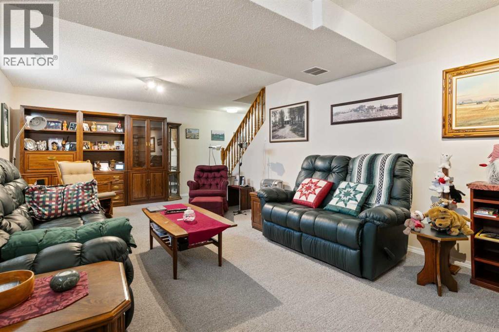 Single Family House Bungalow for Sale in   Avenue Victoria Park Camrose 