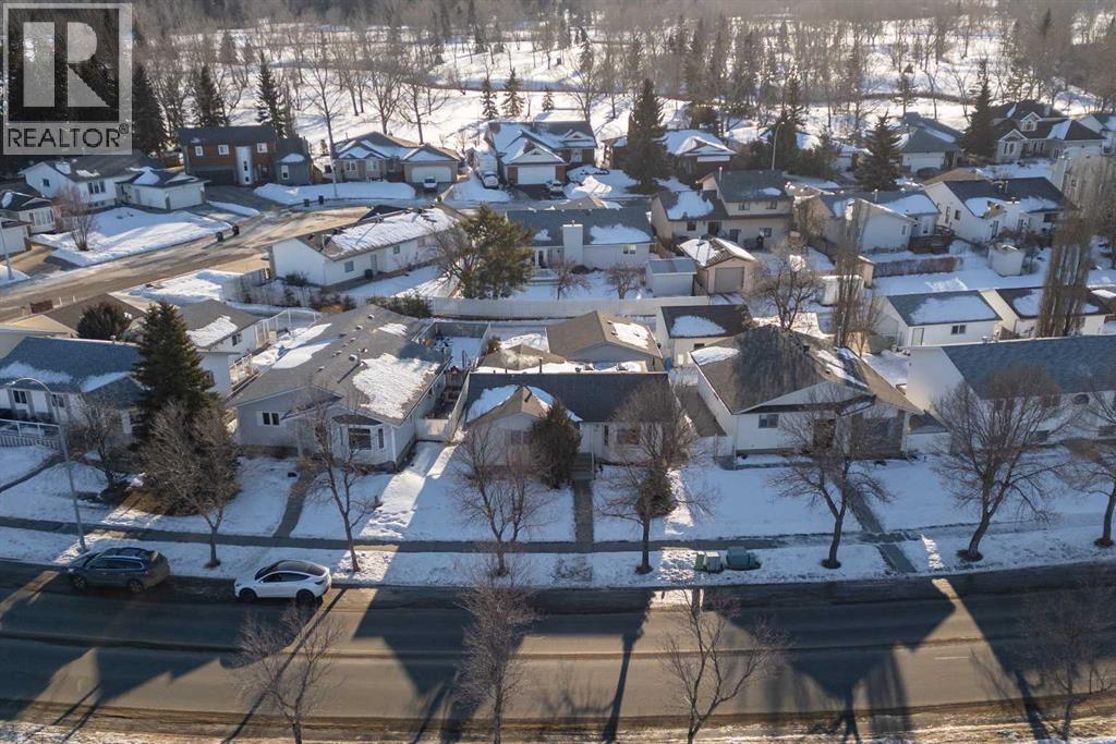 Single Family House Bungalow for Sale in   Avenue Victoria Park Camrose 