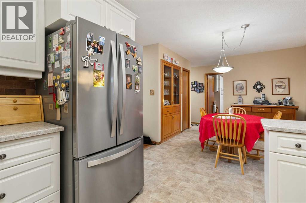 Single Family House Bungalow for Sale in   Avenue Victoria Park Camrose 