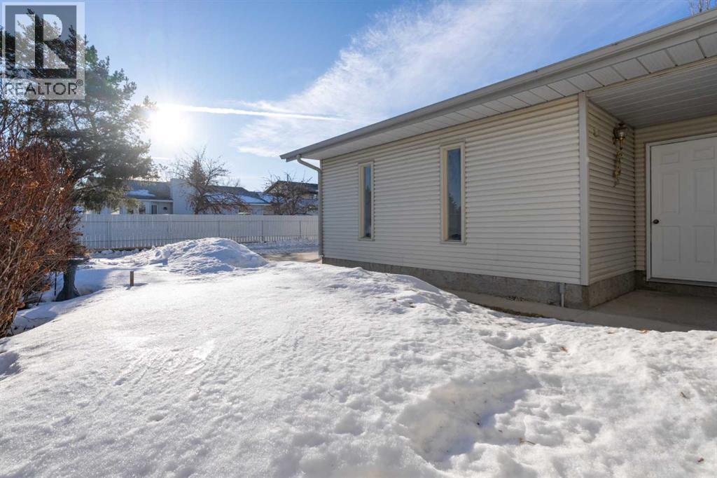 Single Family House Bungalow for Sale in   Avenue Victoria Park Camrose 
